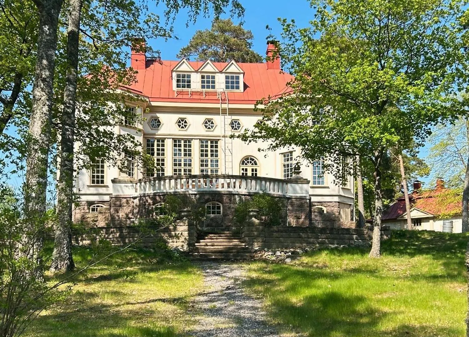 Kivisaari Hotel Helsinki